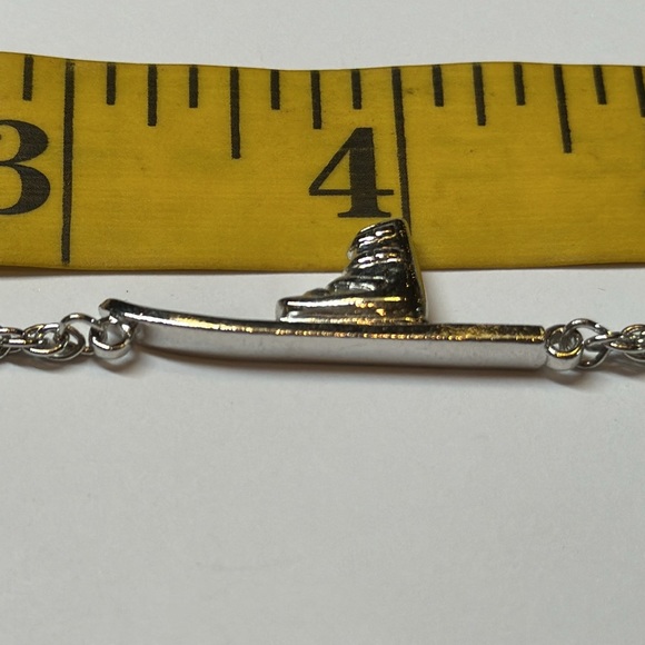 Vintage speidel USA silver tone bracelet with ski and boot - Picture 7 of 7